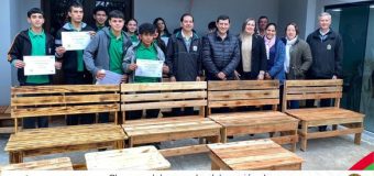 CLAUSURA DEL CURSO DE ELABORACIÓN DE MUEBLES CON PALLETS POR EL SNPP